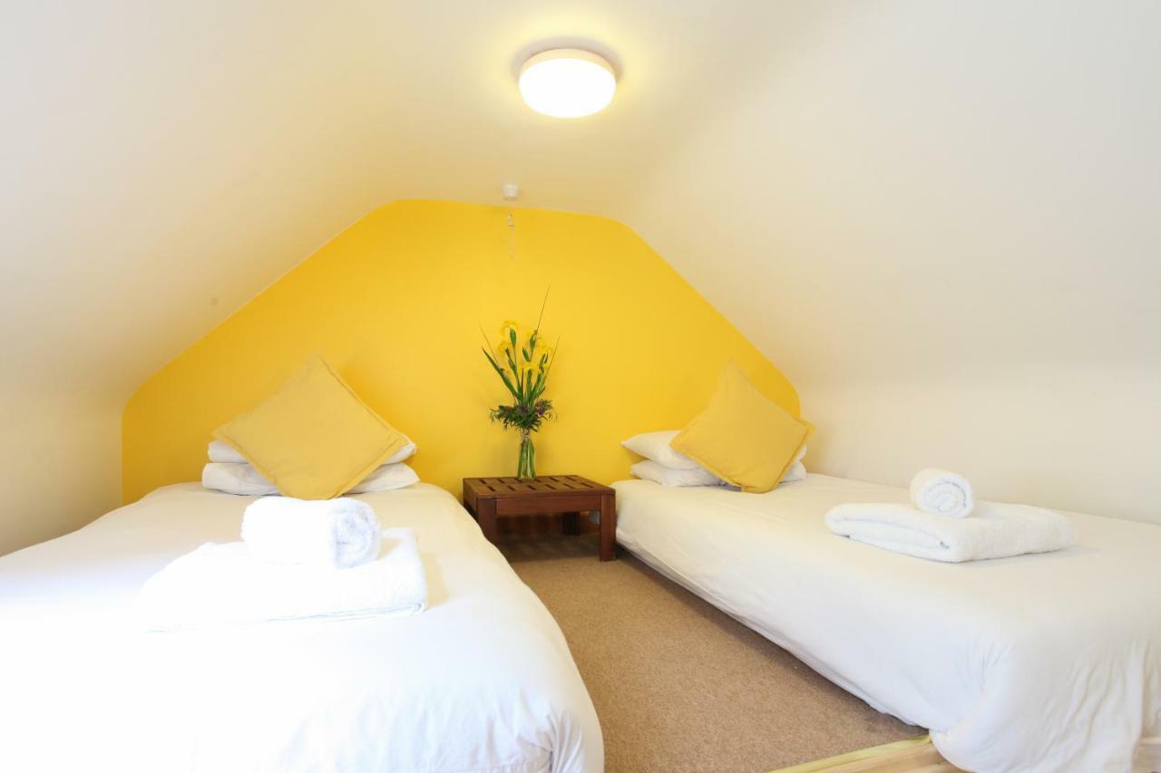 Moville Boutique Hostel & Apartments Esterno foto