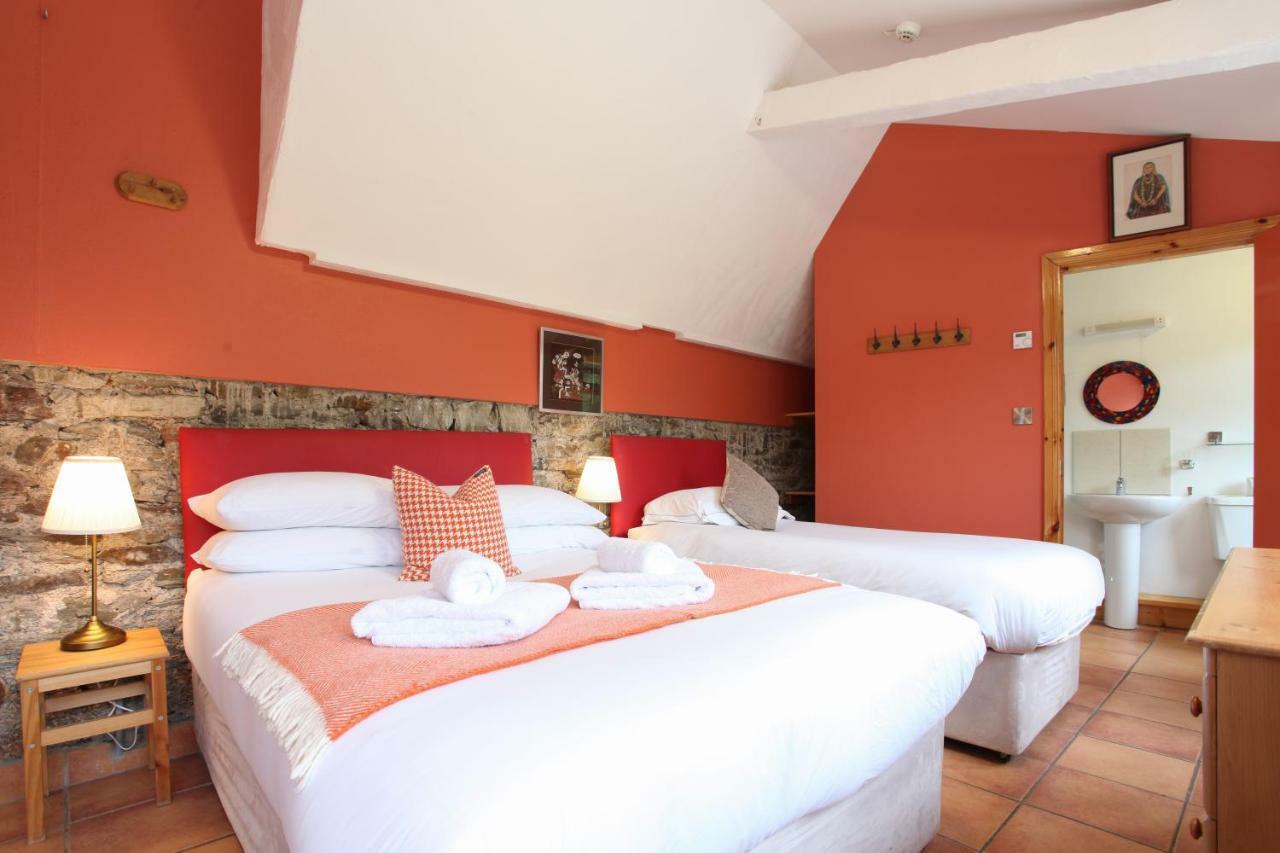 Moville Boutique Hostel & Apartments Esterno foto